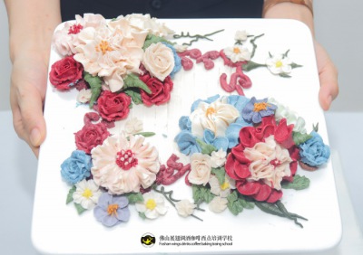 好看又有創(chuàng)意的蛋糕怎么做？ 佛山烘焙培訓來教你！