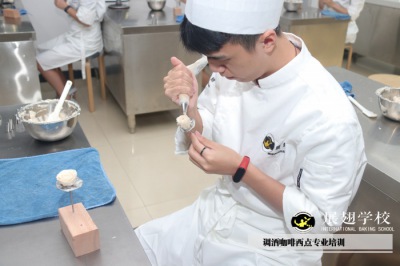 烘焙培訓(xùn)班好嗎，為什么烘焙培訓(xùn)班這么火？