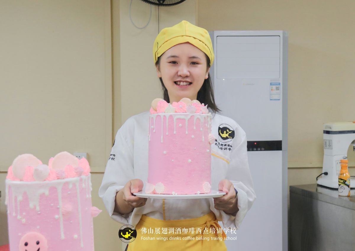 女生學(xué)烘焙好嗎？